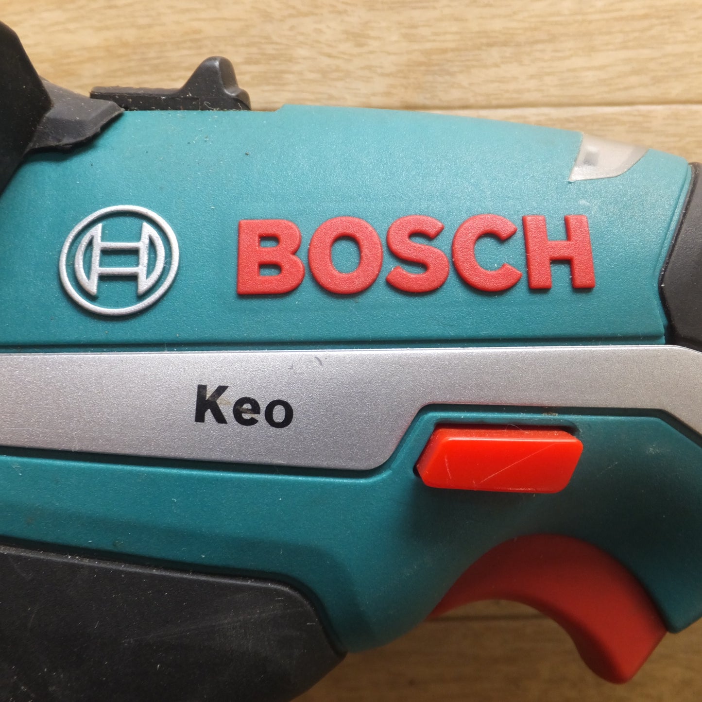 [送料無料] ★ボッシュ BOSCH ガーデンツール 10.8V バッテリーのこぎり Keo★