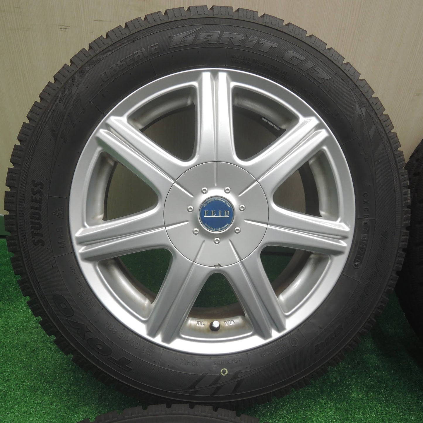 [送料無料]バリ溝！キレイ！9.5分★スタッドレス 195/60R15 トーヨー オブザーブ ガリット GIZ FEID 社外 アルミ 15インチ PCD100 114.3/5H マルチ★3071207SYス