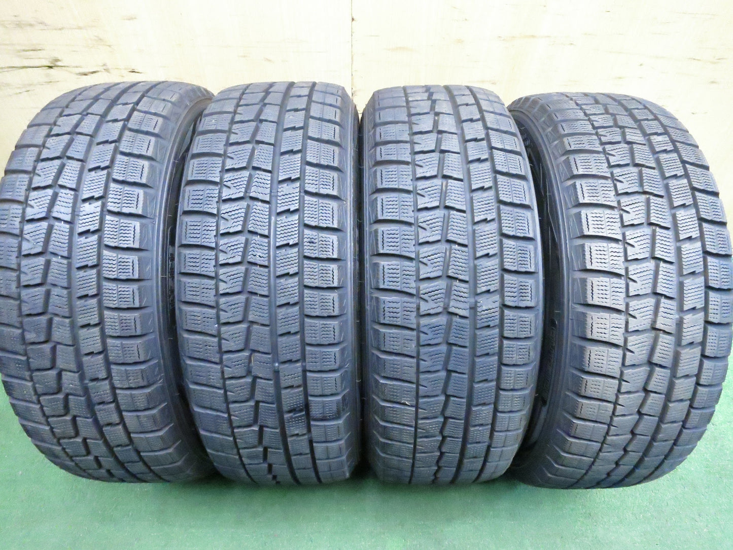 [送料無料]バリ溝！キレイ！9.5分以上★BMW 等 205/55R16 スタッドレス AGA TARGA ダンロップ ウインターマックス WM01 16インチ PCD120/5H★3020110Hス