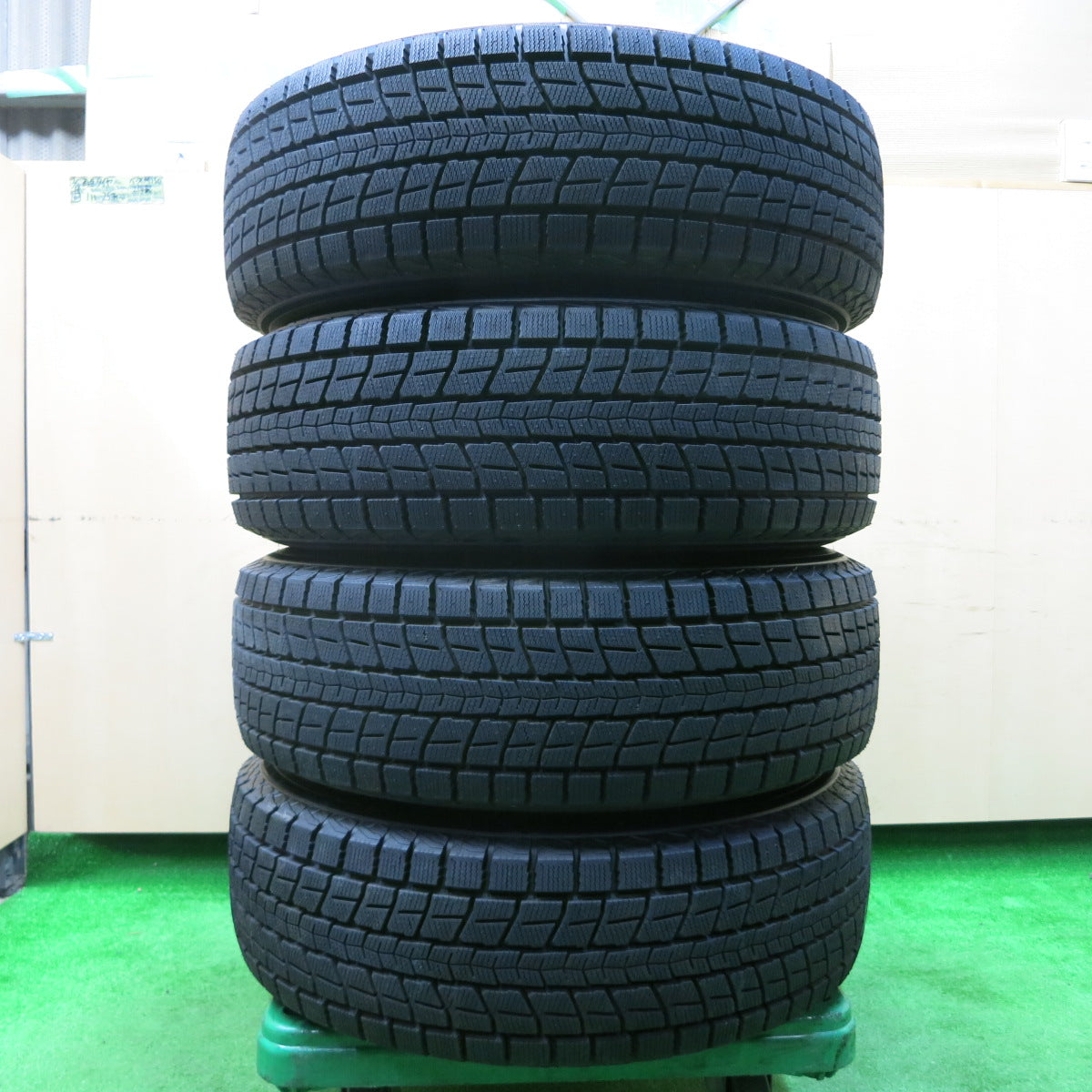 *送料無料*超バリ溝！19年！キレイ！ほぼ10分★スタッドレス 225/65R17 ダンロップ ウインターマックス SJ8 ZAMIK TITO 17インチ PCD114.3/5H★3112706イス