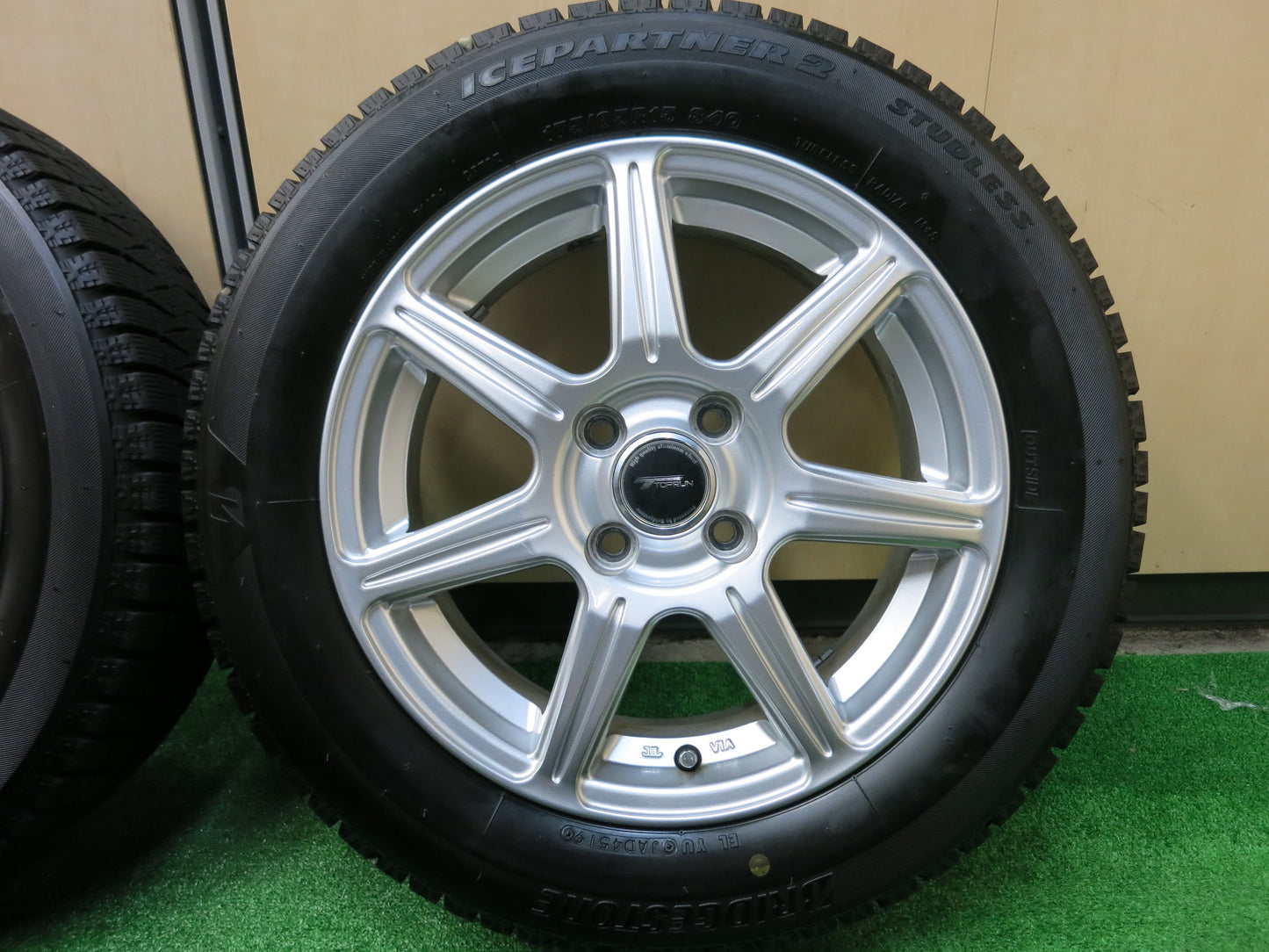 [送料無料]バリ溝！19年！キレイ！9分★スタッドレス 175/65R15 ブリヂストン アイスパートナー2 TOPRUN トップラン 15インチ PCD100/4H★2120905ヒス