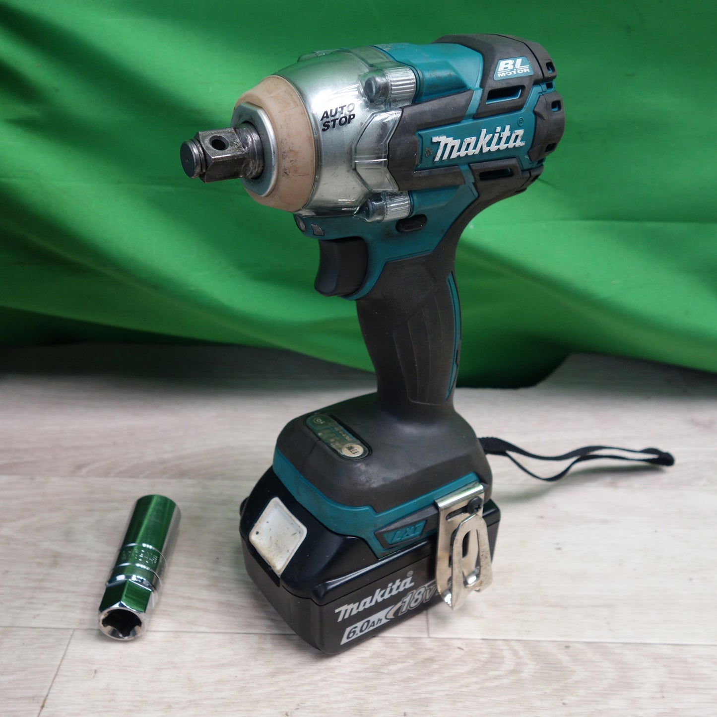 [送料無料] 付属品付き☆マキタ 充電式 インパクトレンチ TW285D 電動 工具 makita☆