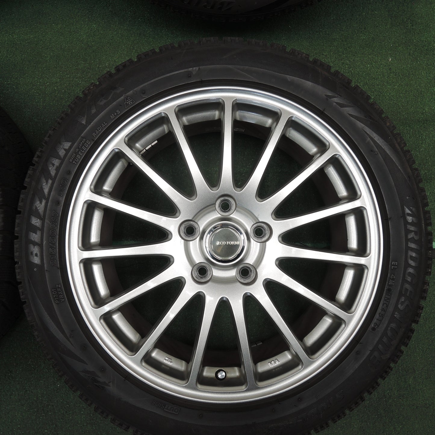 *送料無料* バリ溝！キレイ！8.5分★スタッドレス 215/50R17 ブリヂストン ブリザック VRX ECO FORME エコフォルム 17インチ PCD114.3/5H★4030606TNス
