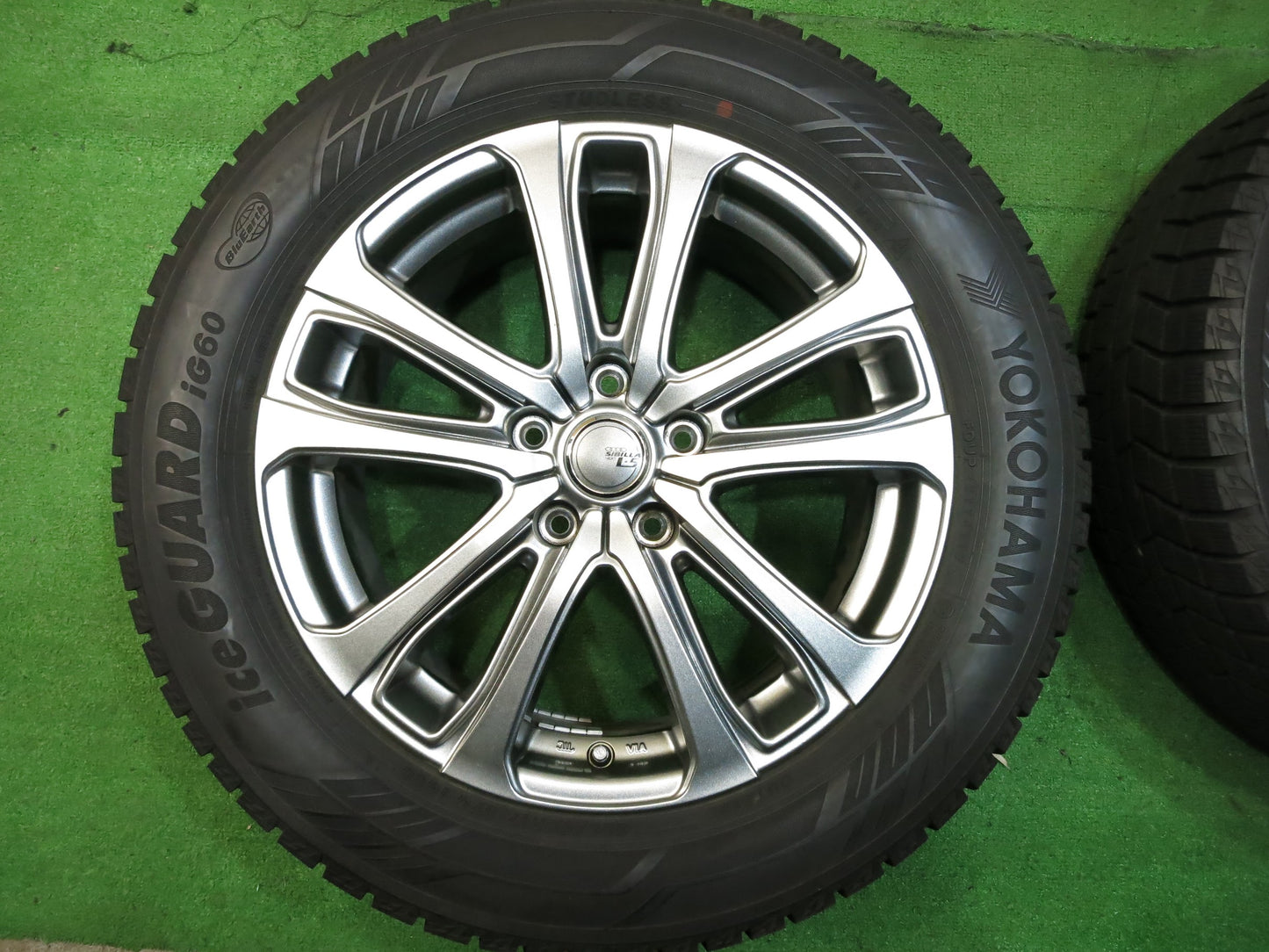[送料無料]バリ溝！キレイ！9.5分以上★スタッドレス 225/55R17 ヨコハマ アイスガード iG60 SIBILLA NEXT L-5 シビラ 17インチ PCD114.3/5H★2120201Hス