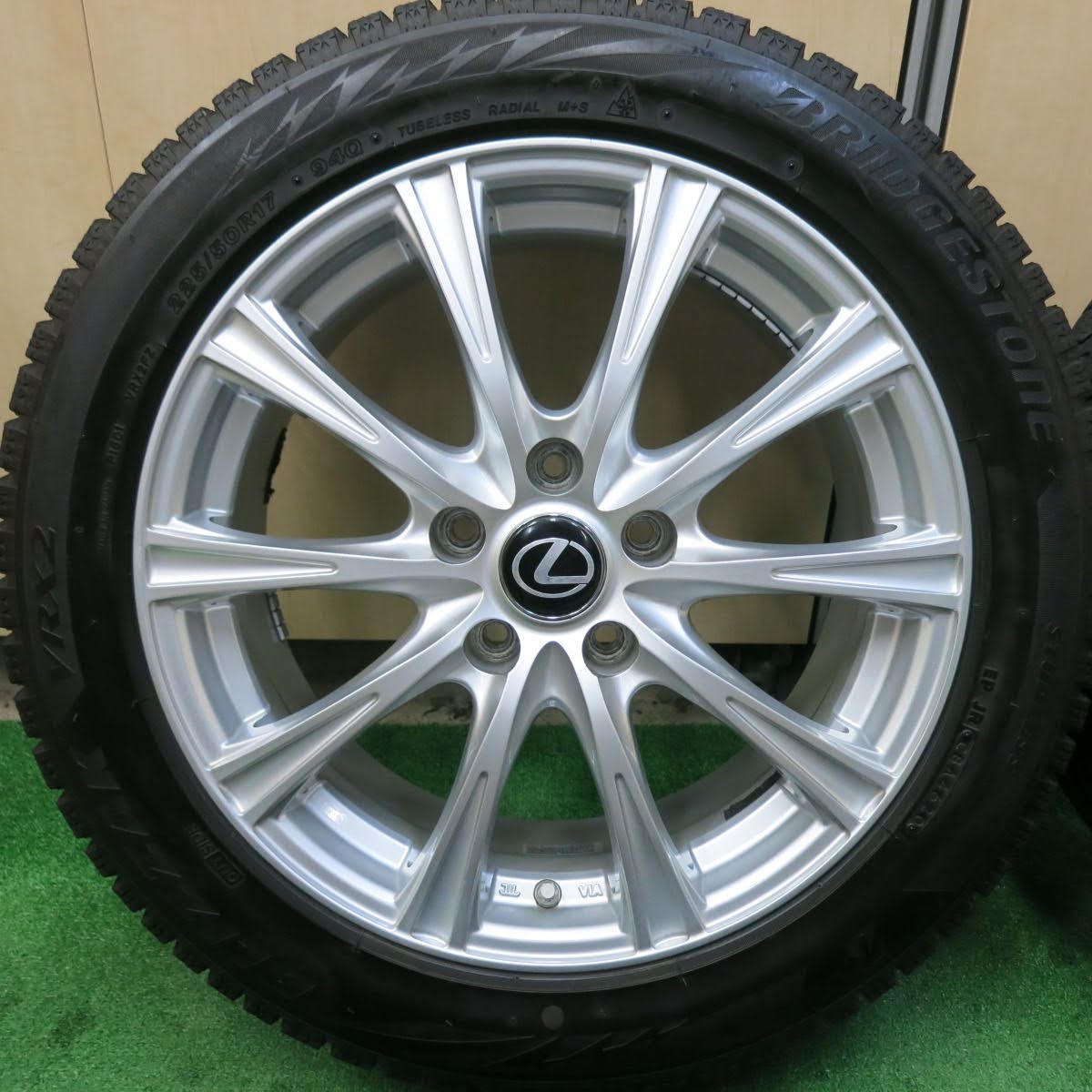 [送料無料]空気圧センサー付！バリ溝！20年！9.5分★レクサス 等 225/50R17 スタッドレス ブリヂストン ブリザック VRX2 weds 17インチ PCD114.3/5H★3060904ヒス