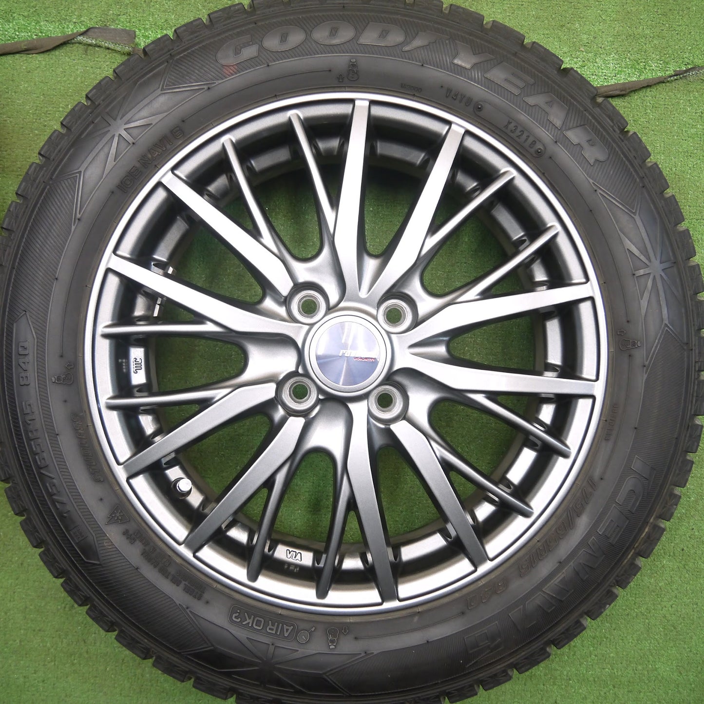 [送料無料]バリ溝！キレイ！9分★スタッドレス 175/65R15 グッドイヤー アイスナビ6 ravrion RM01 weds ラブリオン 15インチ PCD100/4H★3062602Hス