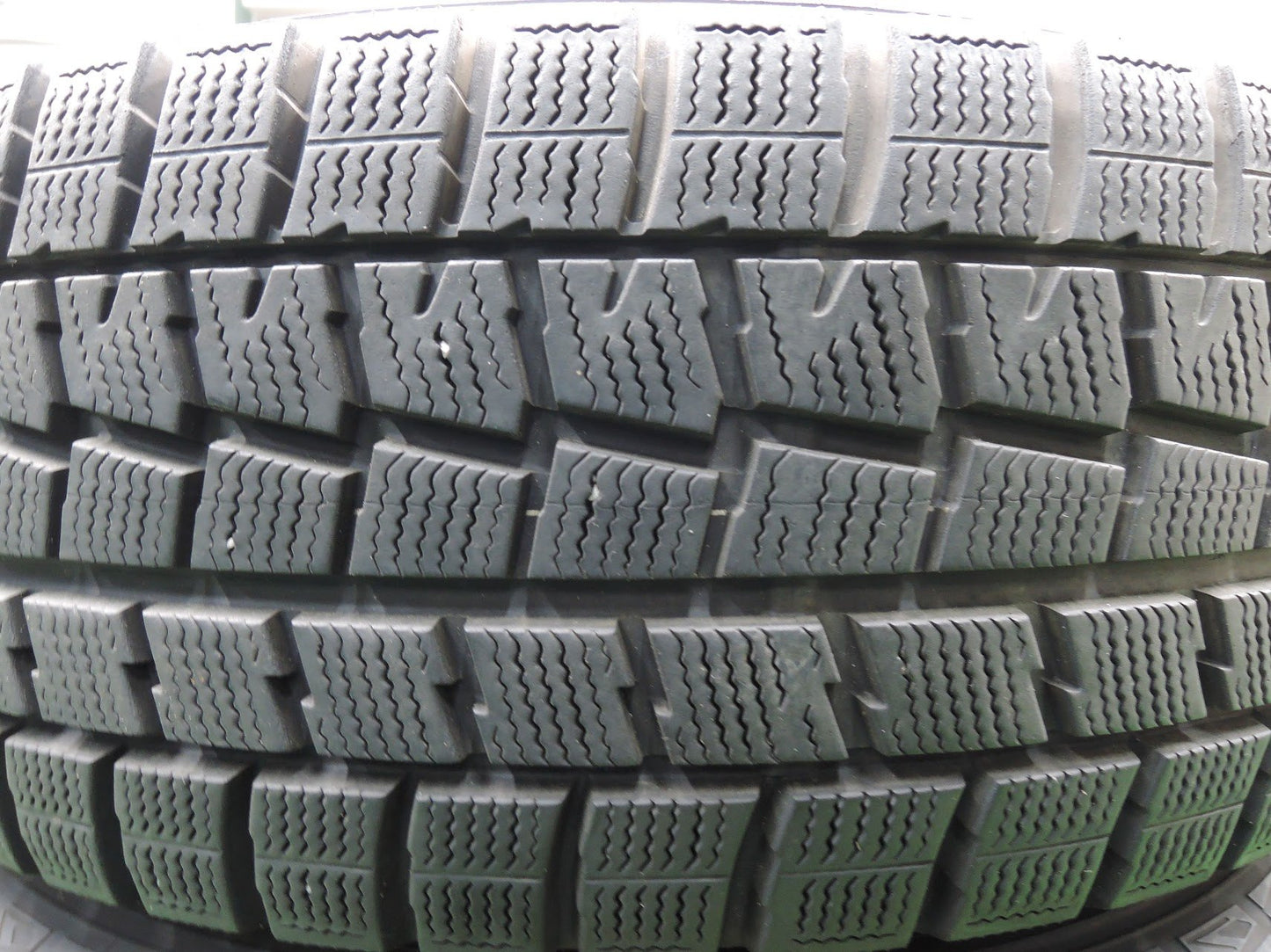 [送料無料]バリ溝！キレイ！9.5分★スタッドレス 215/60R16 ダンロップ ウインターマックス WM01 STYLE PRASINO PCD114.3/5H★3112516HAス
