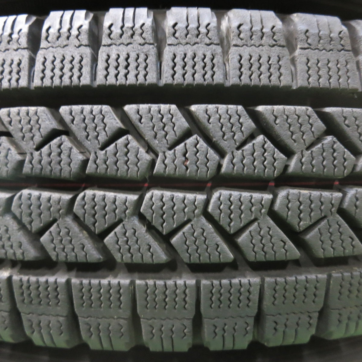*送料無料* バリ溝！21年！キレイ！9.5分★スタッドレス 155/80R14 88/86N ブリヂストン ブリザック VL1 JECT スチール ホイール 14インチ PCD100/4H★4020904イス
