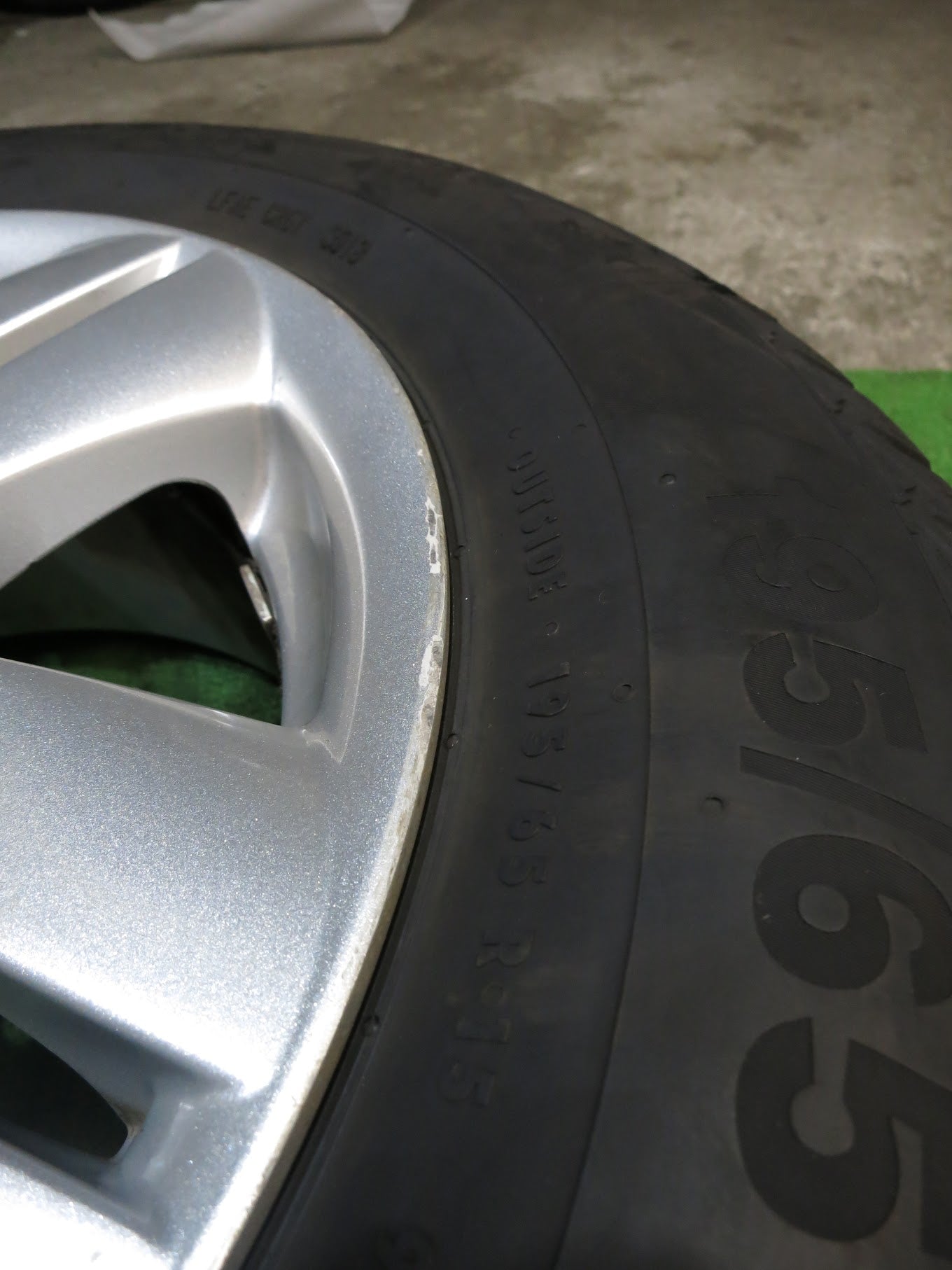 [送料無料]超バリ溝！18年！ほぼ10分★スタッドレス 195/65R15 コンチネンタル コンチバイキング コンタクト6 dc 社外 アルミ 15インチ PCD100/5H★2111513Hス