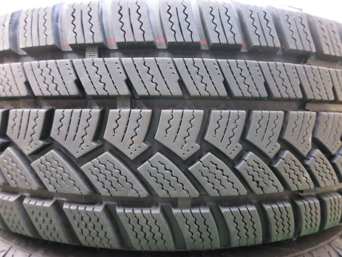 [送料無料]バリ溝！20年！綺麗！9.5分★スタッドレス 185/60R15 インターステート デュレーション30 STRANGER ストレンジャー 15インチ PCD114.3/5H★3020102ヒス