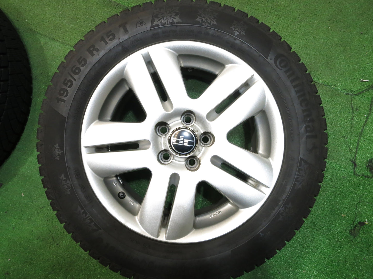 [送料無料]超バリ溝！18年！ほぼ10分★スタッドレス 195/65R15 コンチネンタル コンチバイキング コンタクト6 dc 社外 アルミ 15インチ PCD100/5H★2111513Hス