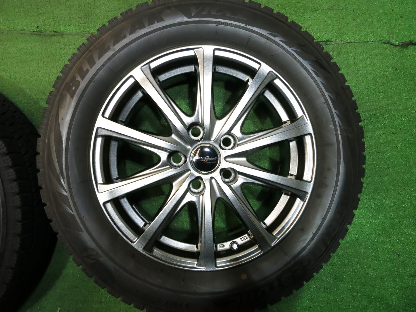 [送料無料]バリ溝！キレイ！8.5分★スタッドレス 215/60R16 ブリヂストン ブリザック VRX2 EuroSpeed MANARAY SPORT マナレイ 16インチ PCD114.3/5H★2120206Hス