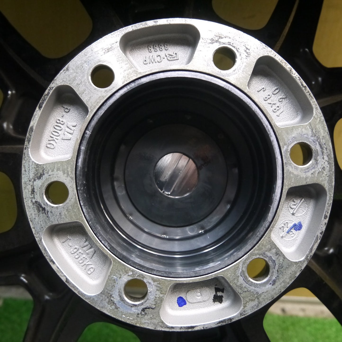[送料無料]バリ溝！21年！綺麗！9.5分以上★RAYS Team DAYTONA FDX-F6 265/60R18 スタッドレス ダンロップ SJ8 レイズ チームデイトナ PCD139.7/6H★3053001クス