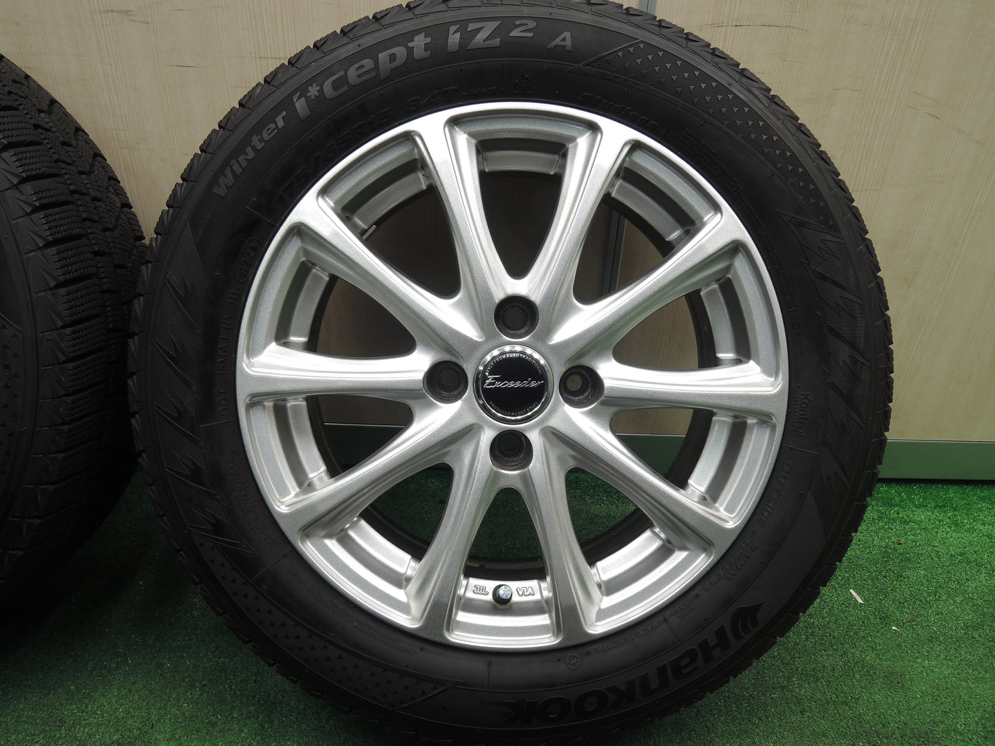 *送料無料*バリ溝！21年！キレイ！9.5分★スタッドレス 175/65R15 ハンコック ウインターアイセプト IZ2A Exceeder エクシーダー 15インチ PCD100/4H★3111204HAス