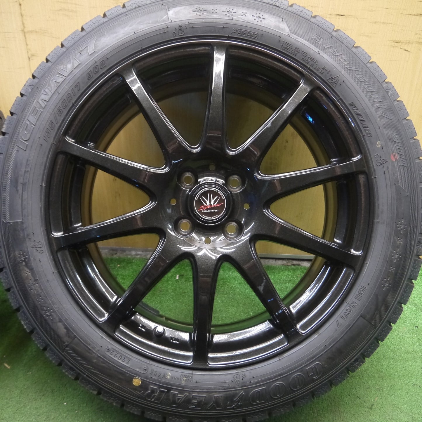 *送料無料* バリ溝！22年！キレイ！ほぼ10分★スタッドレス 195/60R17 グッドイヤー アイスナビ7 LOXARNY SPORT BADX ロクサーニ PCD100/4H★4031104Hス