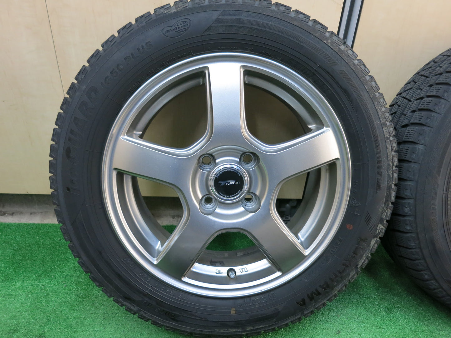 [送料無料]バリ溝！9.5分★スタッドレス 175/65R15 ヨコハマ アイスガード iG50 プラス TOPRUN トップラン 15インチ PCD100/4H★3030701ヒス