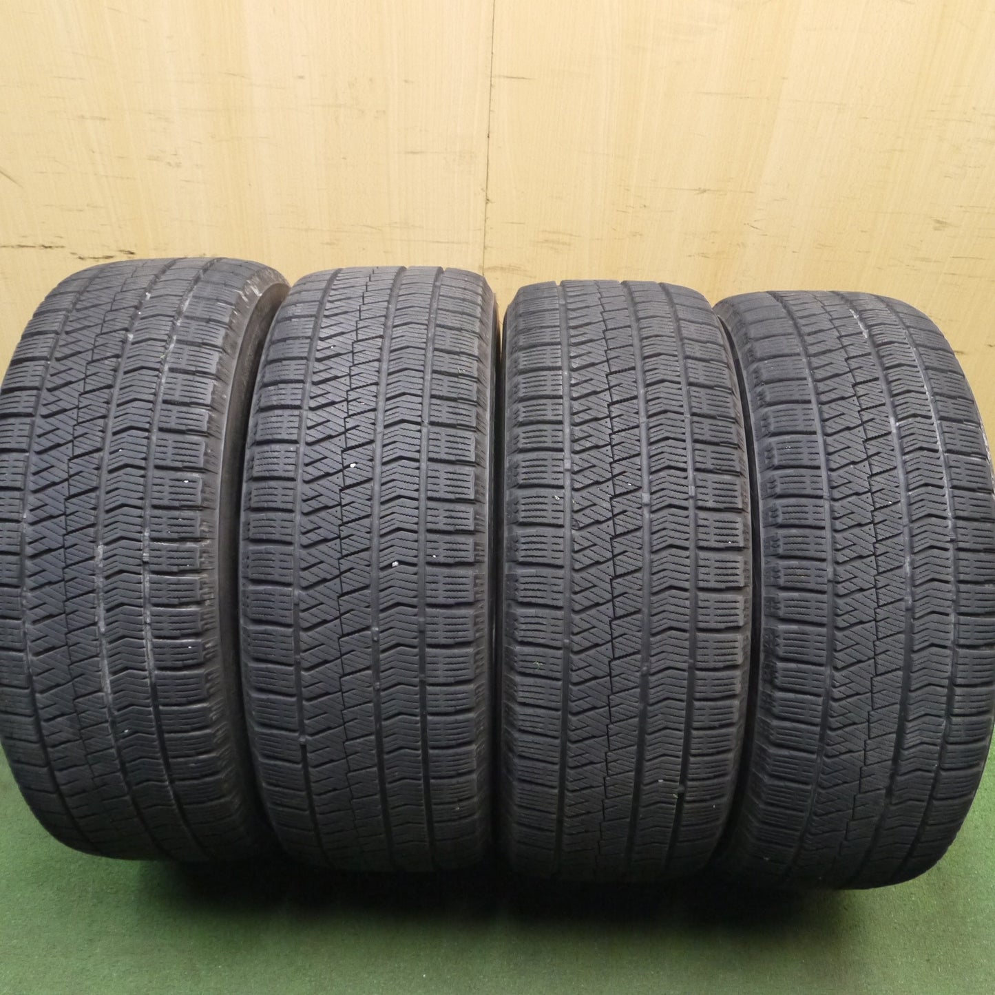 *送料無料*バリ溝！キレイ！9.5分★スバル レヴォーグ 純正 215/50R17 スタッドレス ブリヂストン ブリザック VRX2 17インチ PCD114.3/5H★3112906Hス
