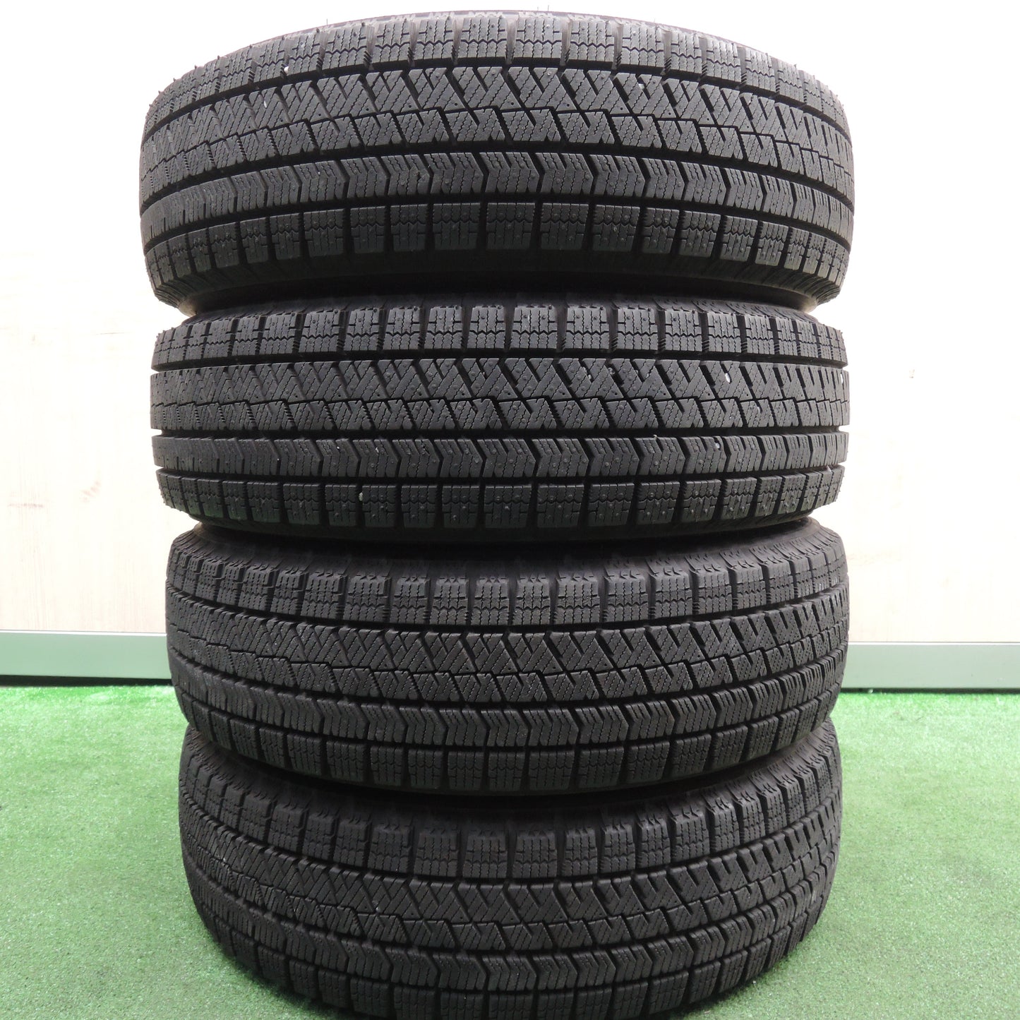 *送料無料*バリ溝！22年！キレイ！ほぼ10分★スタッドレス 155/65R14 ブリヂストン ブリザック VRX2 Charites カリテス 14インチ PCD100/4H★3111806HAス