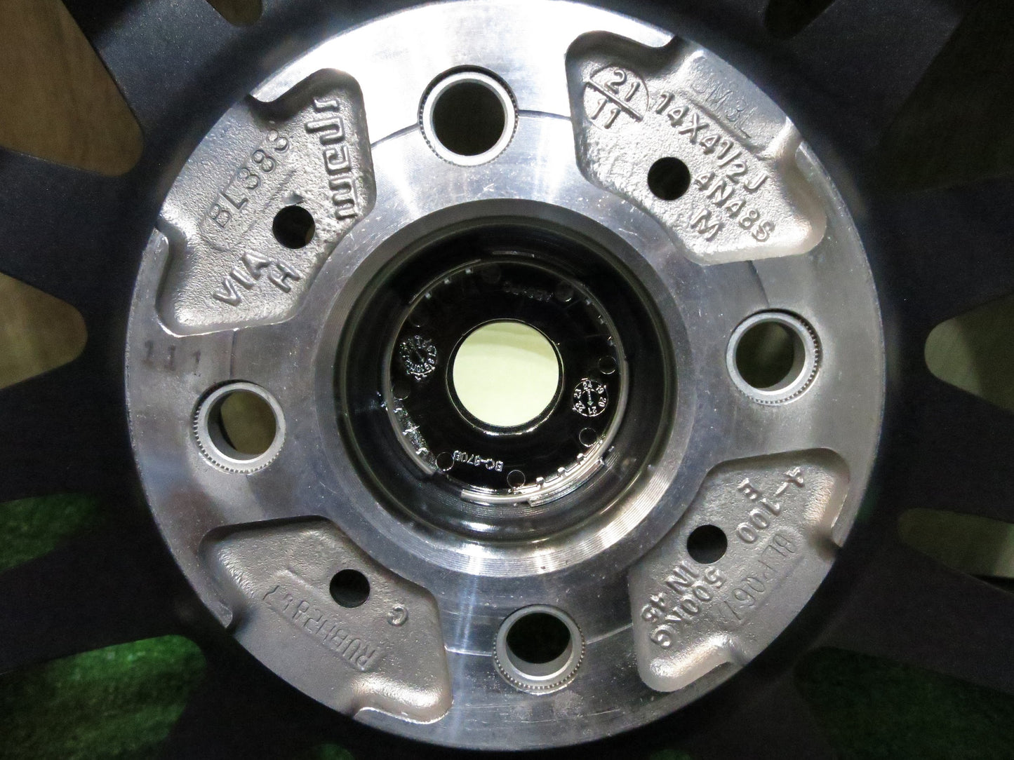[送料無料]未使用！22年★スタッドレス 155/65R14 ブリヂストン ブリザック VRX2 ZAMIK TITO 社外 アルミ 14インチ PCD100/4H★2122106Hス