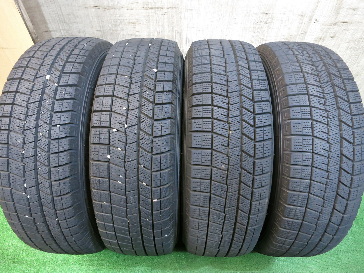 [送料無料]バリ溝！20年！キレイ！ほぼ10分★スタッドレス 185/70R14 ダンロップ ウインターマックス 03 AGA 14インチ PCD100/5H★2113002Hス