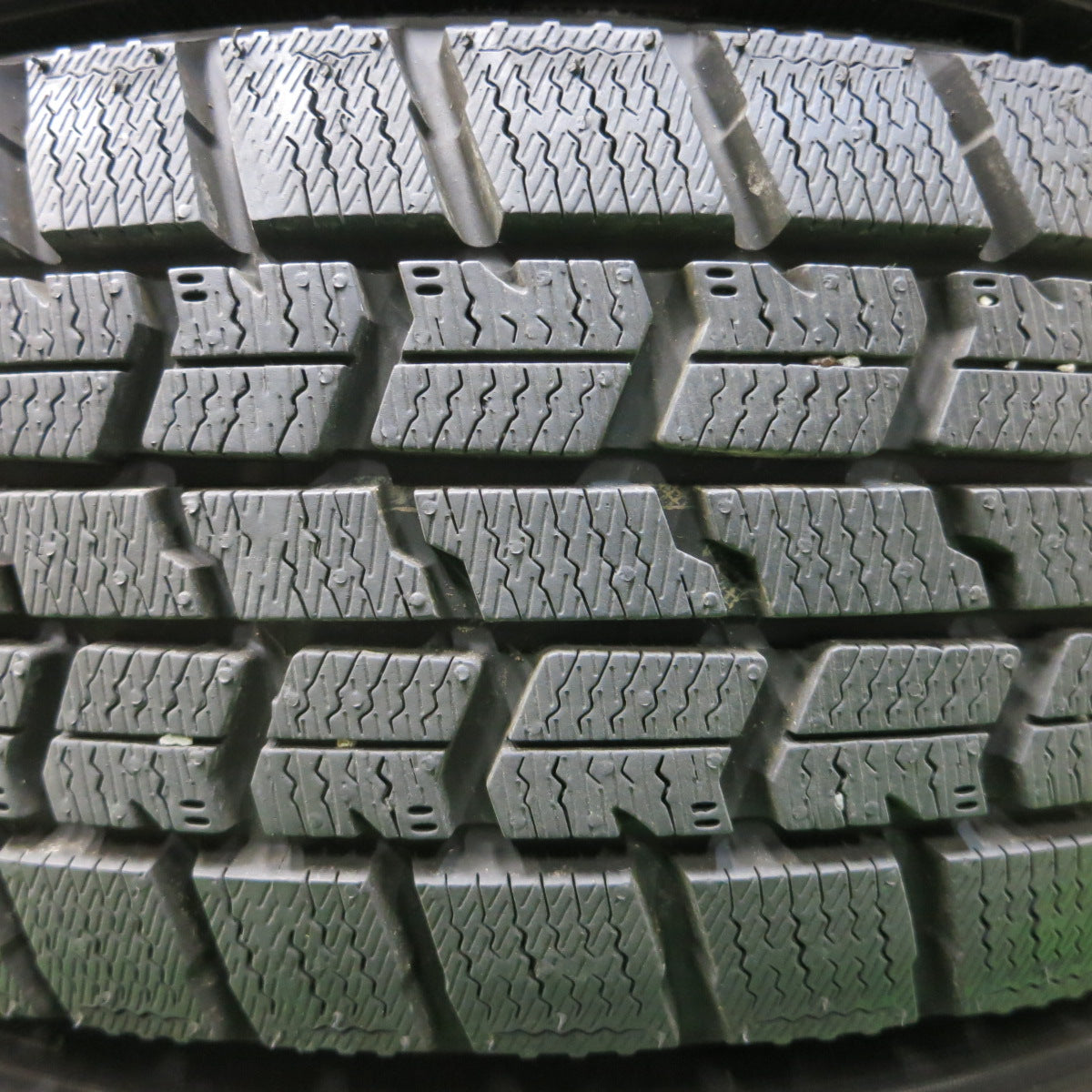 *送料無料*超バリ溝！キレイ！ほぼ10分★スタッドレス 165/65R14 グッドイヤー アイスナビ7 SIBILLA NEXT β-12 シビラ 14インチ PCD100/4H★3112505イス