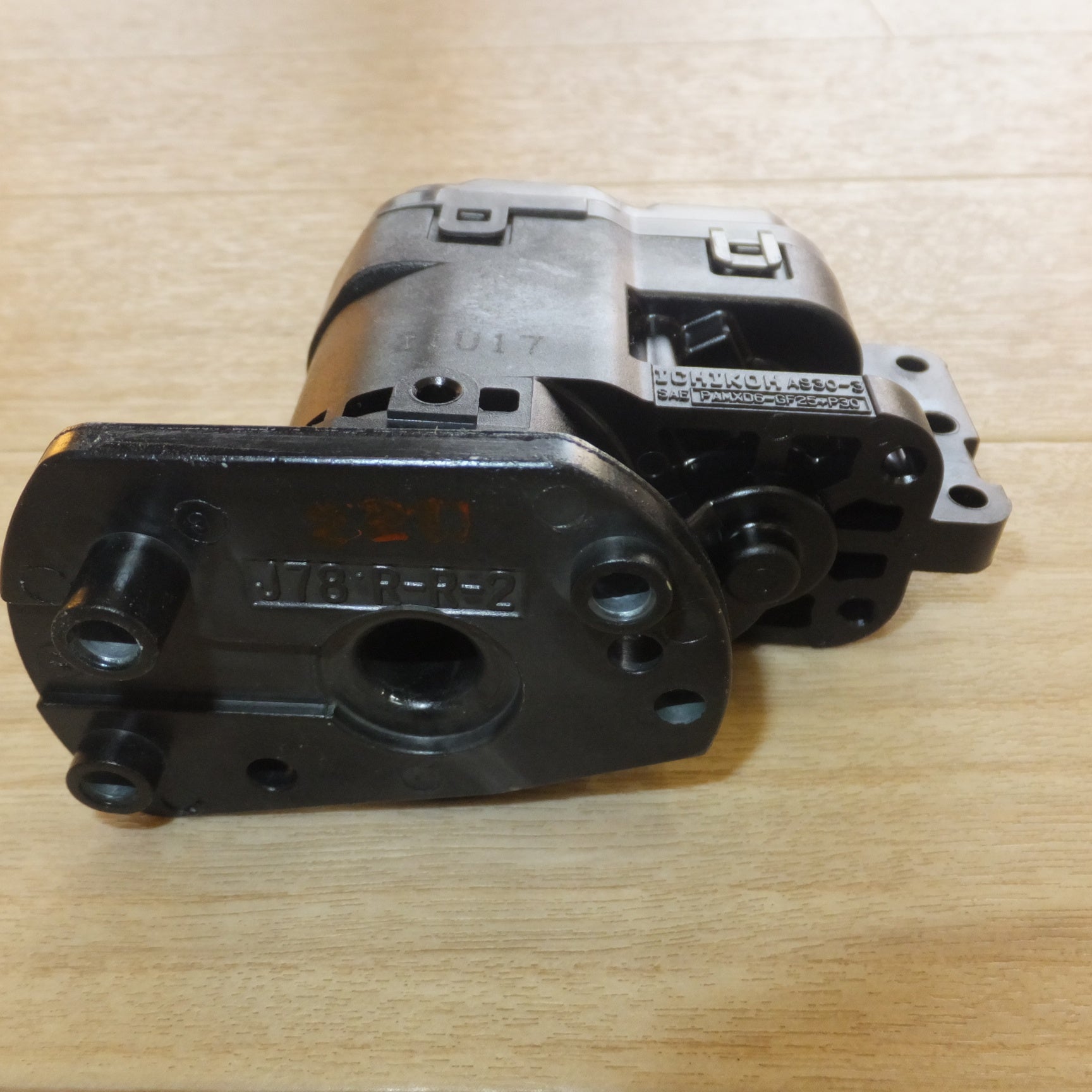 送料無料] 未使用☆トヨタ TOYOTA 純正 アウターミラーリトラクタ RH