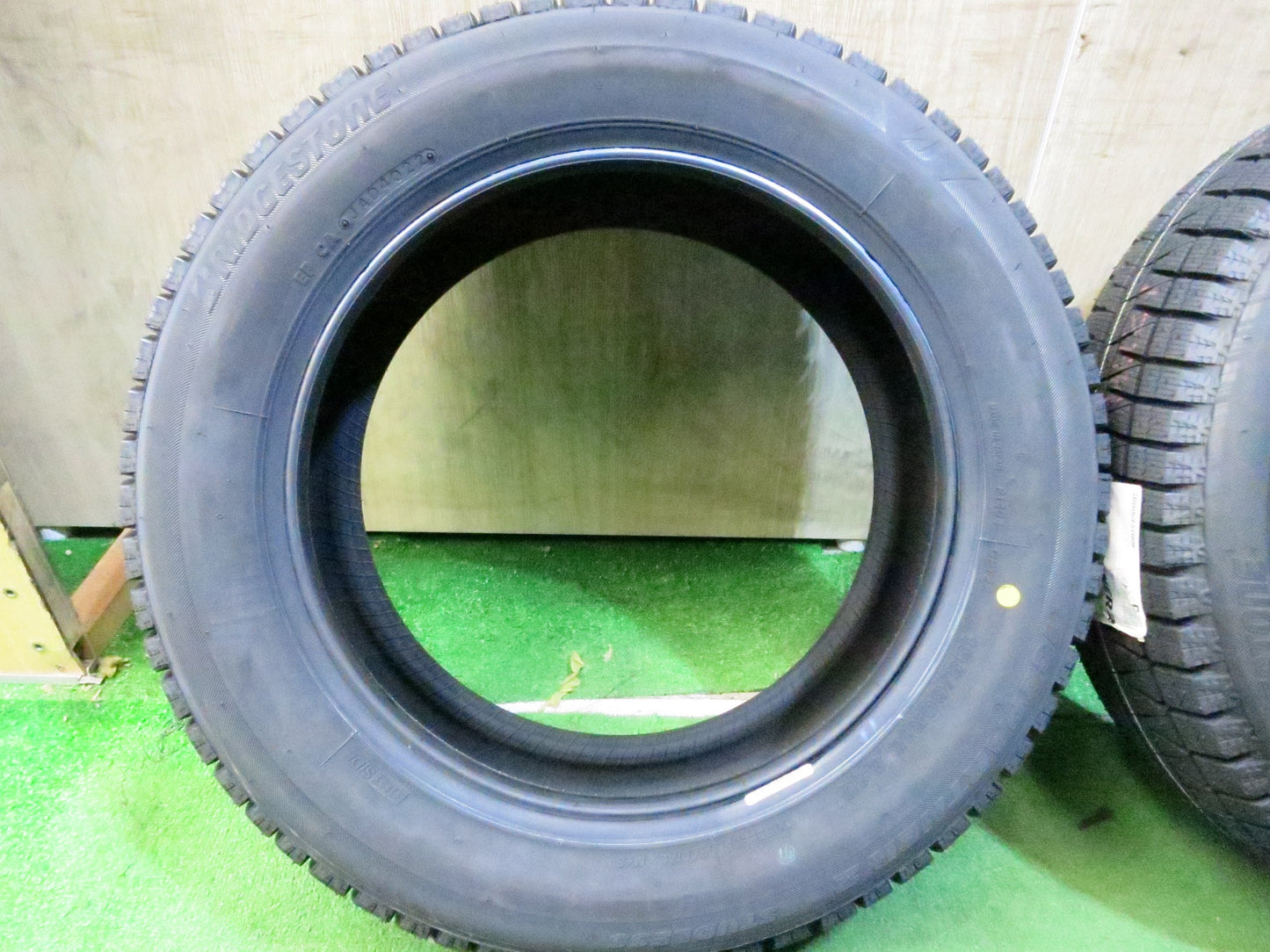 [送料無料]未使用！22年★スタッドレス 185/60R15 ブリヂストン アイスパートナー2 タイヤ 15インチ フィット スイフト ヴィッツ アクア 等★3031003Hスタ
