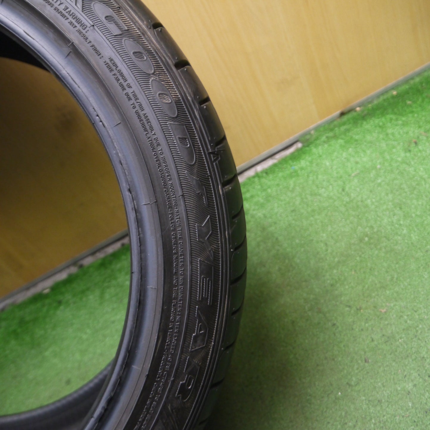 *送料無料*バリ溝！9.5分★255/40R18 グッドイヤー イーグル LS EXE タイヤ 18インチ レクサス BMW 等★3112806Hノタ