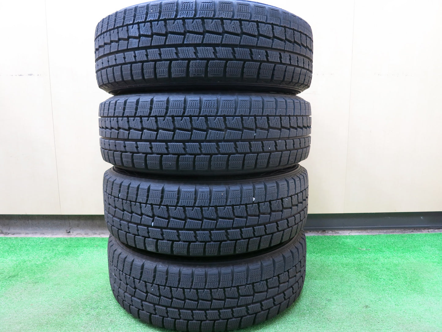 [送料無料]バリ溝！キレイ！9.5分★スタッドレス 175/65R15 ダンロップ ウインターマックス WM01 SCHNEIDER ATECH シュナイダー 15インチ PCD100/5H★3011807ヒス