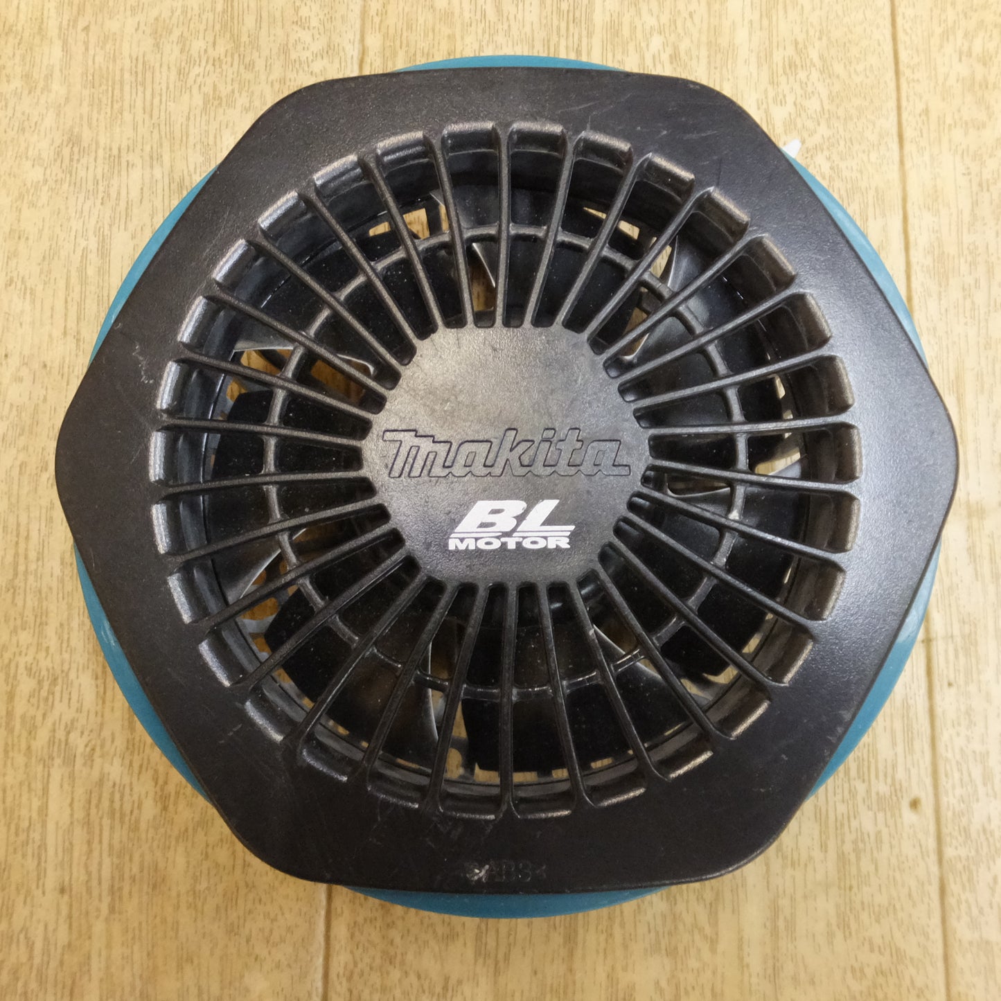 [送料無料]キレイ★マキタ makita 充電式ファンベスト FV210D　充電器 DC10SA　バッテリ BL1015　ホルダ GM00001490　ファンユニット　セット★