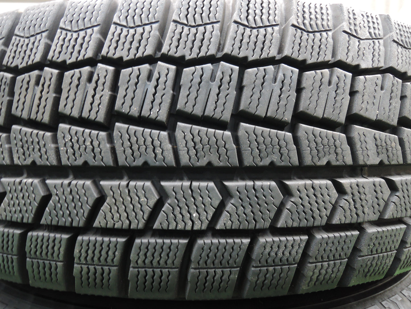 *送料無料*バリ溝！21年！9.5分★スタッドレス 195/65R15 ダンロップ ウインターマックス WM02 SEIN ザイン 15インチ PCD114.3/5H★3112502HAス