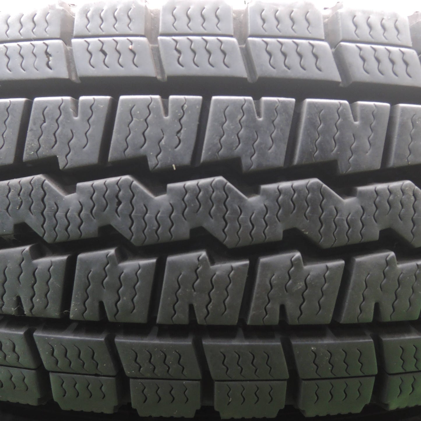 [送料無料]バリ溝！9.5分★スタッドレス 155/80R14 88/86N ダンロップ ウインターマックスSV01 スチール ホイール 14インチ PCD100 114.3/4H マルチ★3111814HAス