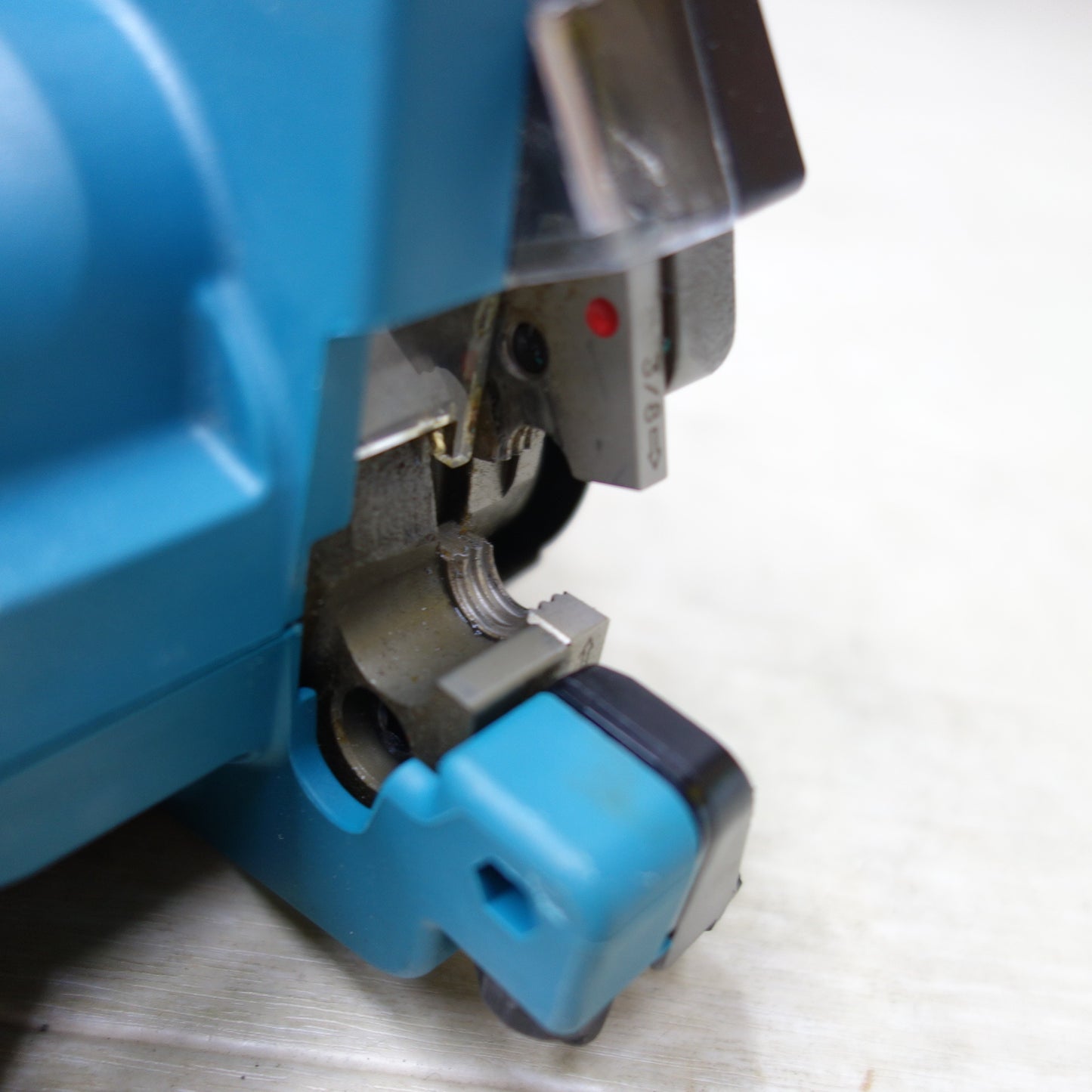 [送料無料] キレイ◆makita マキタ 充電式全ネジカッタ SC102D 14.4V 18V ねじカッター 切断機 電動工具 本体のみ◆