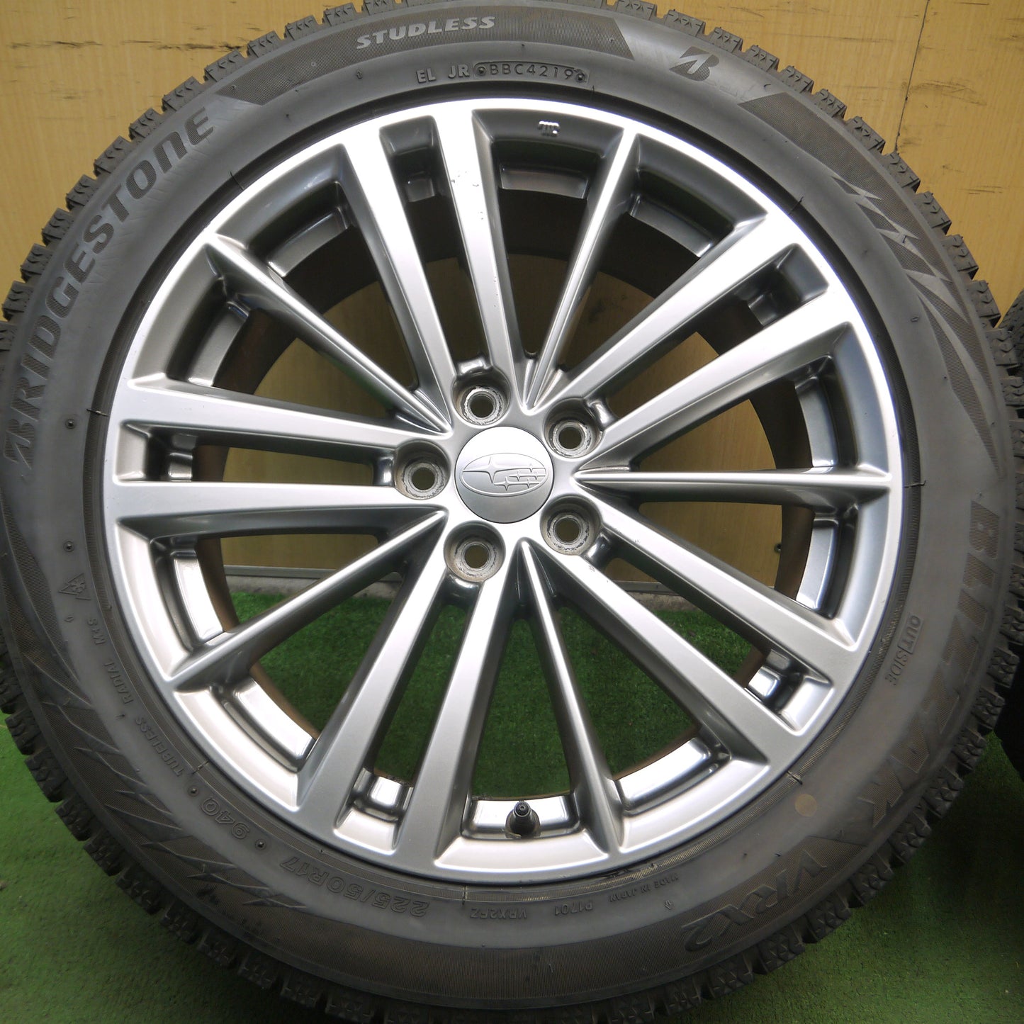 *送料無料*バリ溝！19年！9分★スバル インプレッサ 純正 225/50R17 スタッドレス ブリヂストン ブリザック VRX2 PCD100/5H★3103009Hス