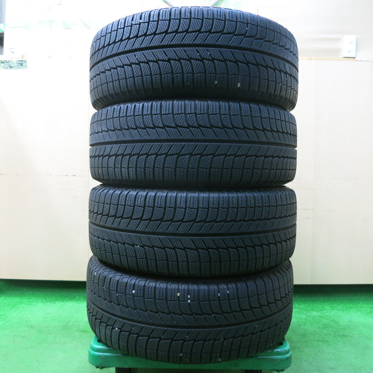 *送料無料*センサー付！バリ溝！21年！キレイ！9.5分★レクサス UX250h バージョンL 純正 225/50R18 スタッドレス ミシュラン X-ICE XI3 PCD114.3/5H★3121502イス