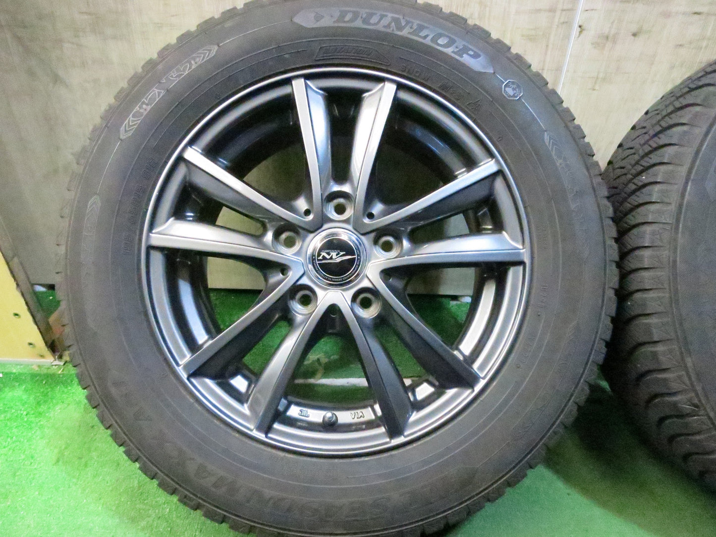 [送料無料]バリ溝！20年！キレイ！8.5分★スタッドレス 195/65R15 ダンロップ オールシーズンマックス AS1 NIRVANA NV ニルバーナ PCD114.3/5H★3030805Hス