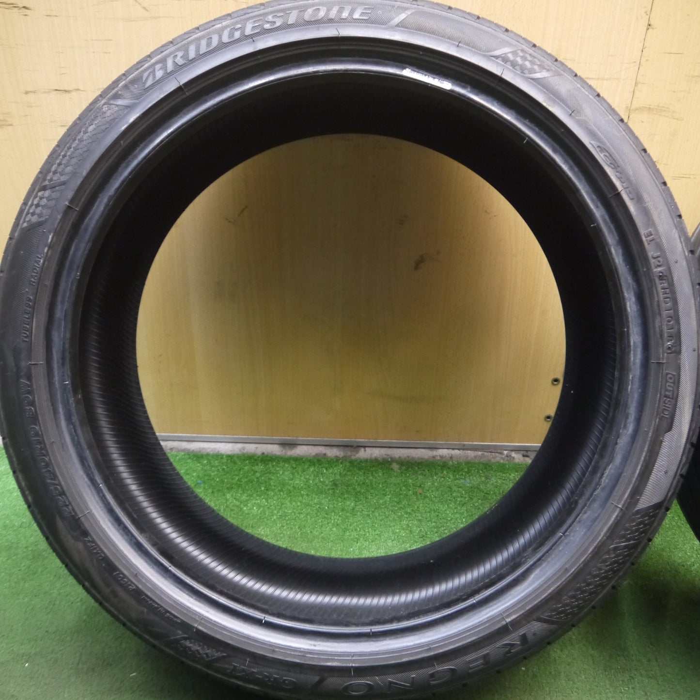 *送料無料*2本価格★225/40R19 ブリヂストン レグノ GR-XI タイヤ 19インチ  カムリ マークX プリウスα オデッセイ ヴェゼル等★3122602Hノタ