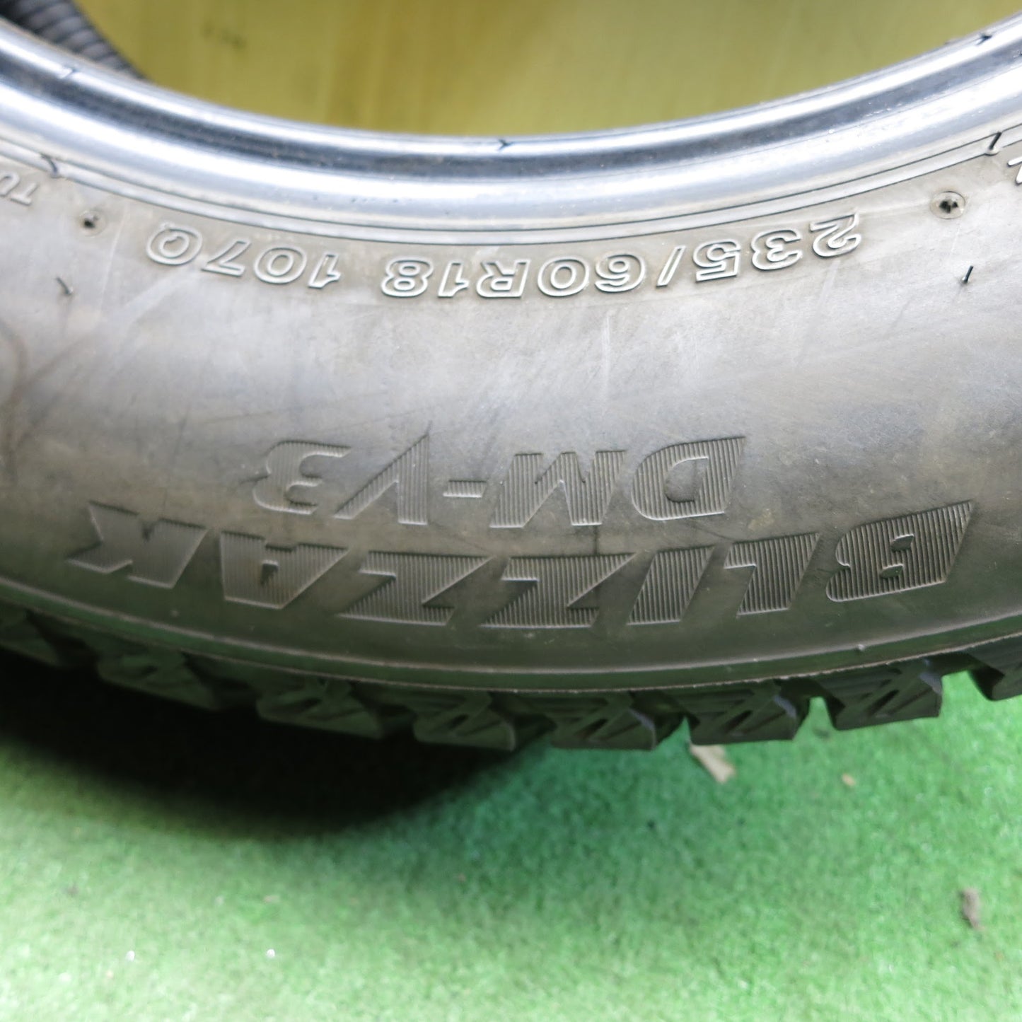 [送料無料]バリ溝！19年！9分★スタッドレス 235/60R18 ブリヂストン ブリザック DM-V3 タイヤ 18インチ レクサス NX RX CR-V CX-60 等★3050101Hスタ