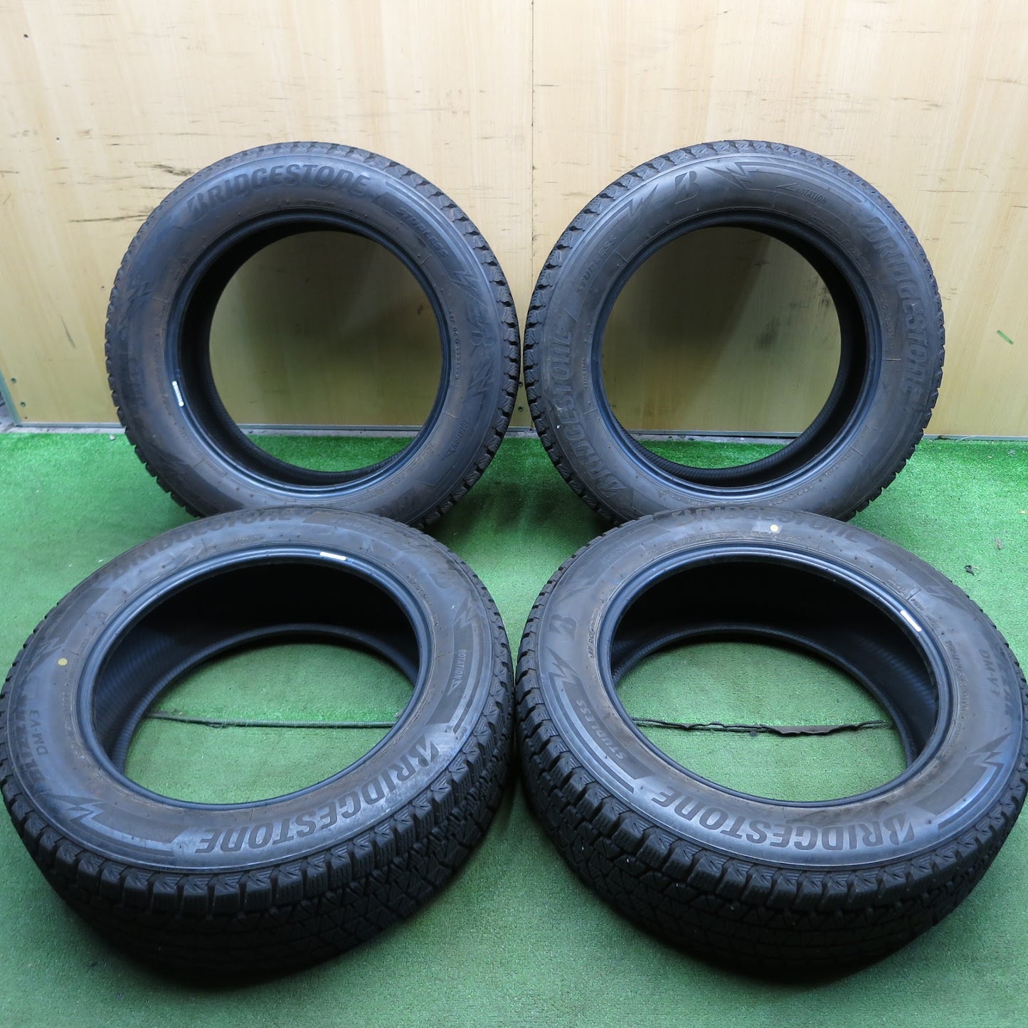 [送料無料]バリ溝！19年！9分★スタッドレス 235/60R18 ブリヂストン ブリザック DM-V3 タイヤ 18インチ レクサス NX RX CR-V CX-60 等★3050101Hスタ