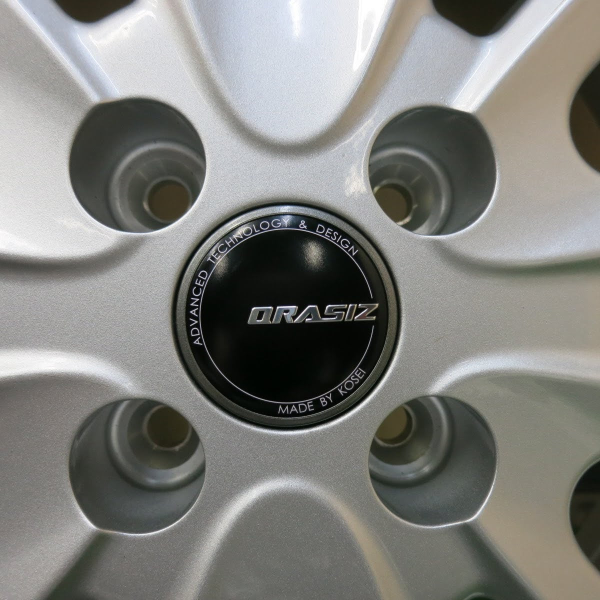 [送料無料]未使用！20年★ライズ ロッキー等 195/60R17 KOSEI QRASIZ VS6 スタッドレス ヨコハマ アイスガード iG60 クレイシズ 17インチ PCD100/4H★3060902ヒス