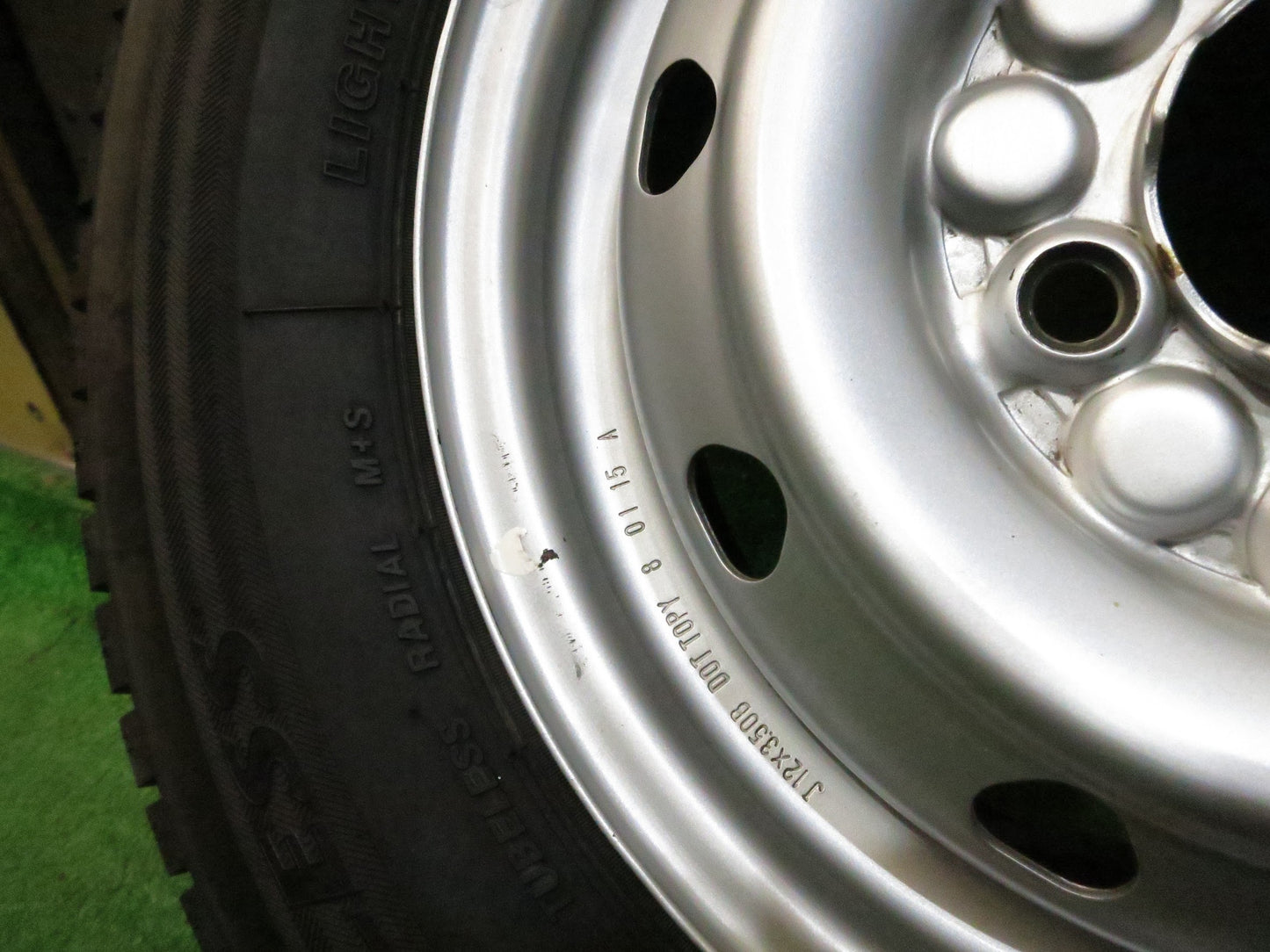[送料無料]バリ溝！20年！キレイ！8.5分★スタッドレス 145R12 ブリヂストン W300 TOPY スチール ホイール 12インチ PCD100/4H★3022701Hス