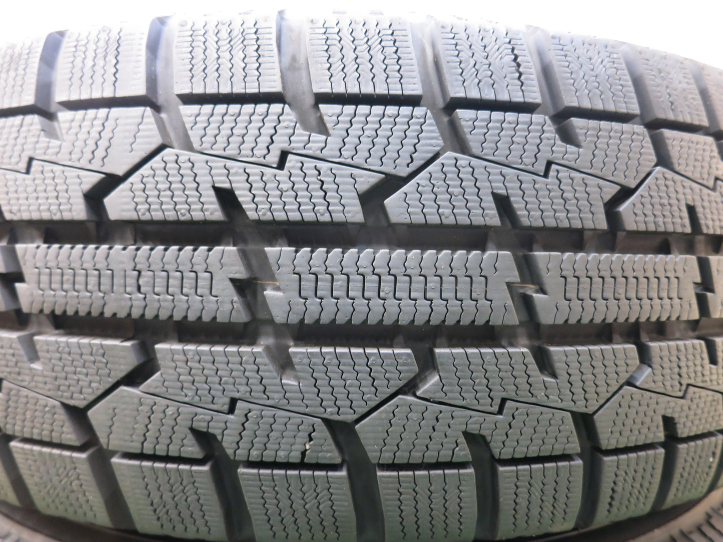 [送料無料]バリ溝！21年！キレイ！ほぼ10分★スタッドレス 195/65R15 トーヨー オブザーブ ガリット GIZ ravrion RM01 ラブリオン PCD114.3/5H★3011603ヒス