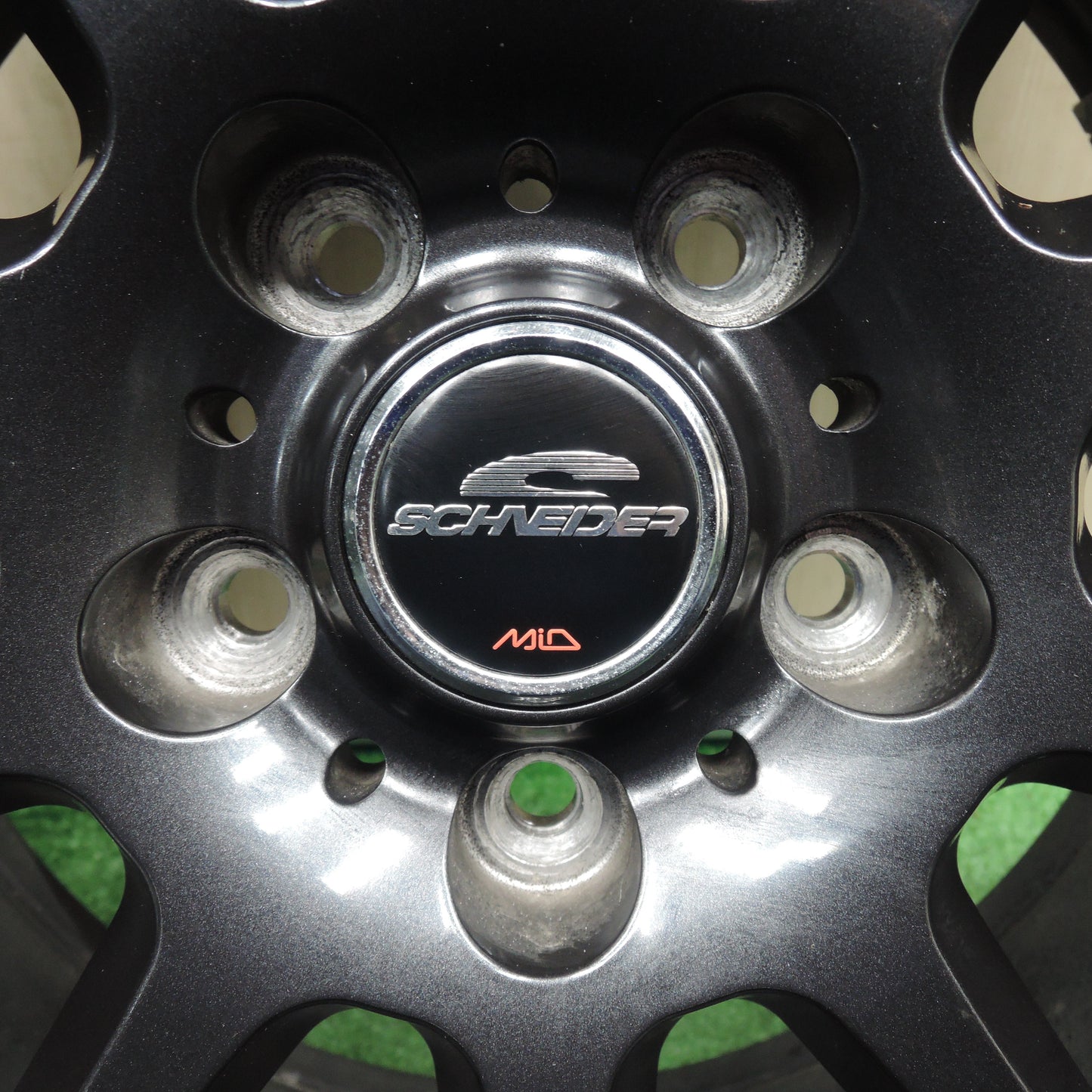 *送料無料*バリ溝！21年！キレイ！9.5分★スタッドレス 225/65R17 グッドイヤー アイスナビ SUV SCHNEIDER MiD シュナイダー 17インチ PCD114.3/5H★3111704NJス