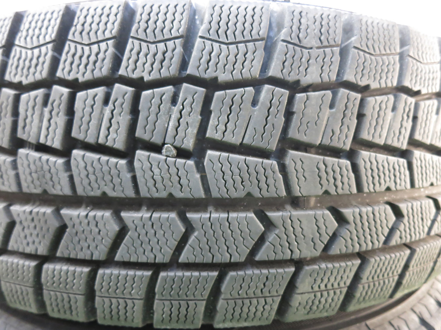[送料無料]バリ溝！19年！9.5分★スタッドレス 185/65R14 AGA ダンロップ ウインターマックス WM02 PCD100/5H カリーナ カルディナ コロナ等★3031103ヒス
