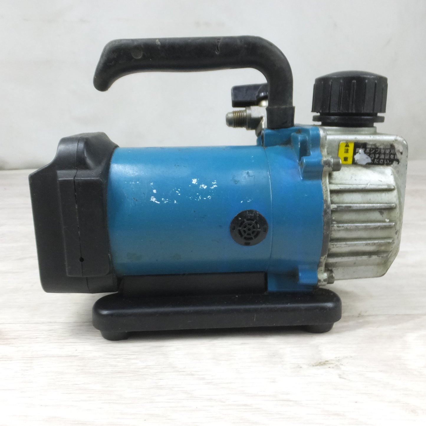[送料無料] ◆makita マキタ 充電式 真空ポンプ VP180D 18V 電動工具 本体のみ◆