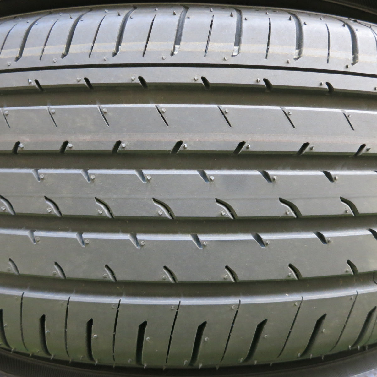 *送料無料*新車外し！23年★トヨタ 40系 ヴェルファイア 純正 225/65R17 ヨコハマ アドバン V03 17インチ PCD120/5H★4011008イノ