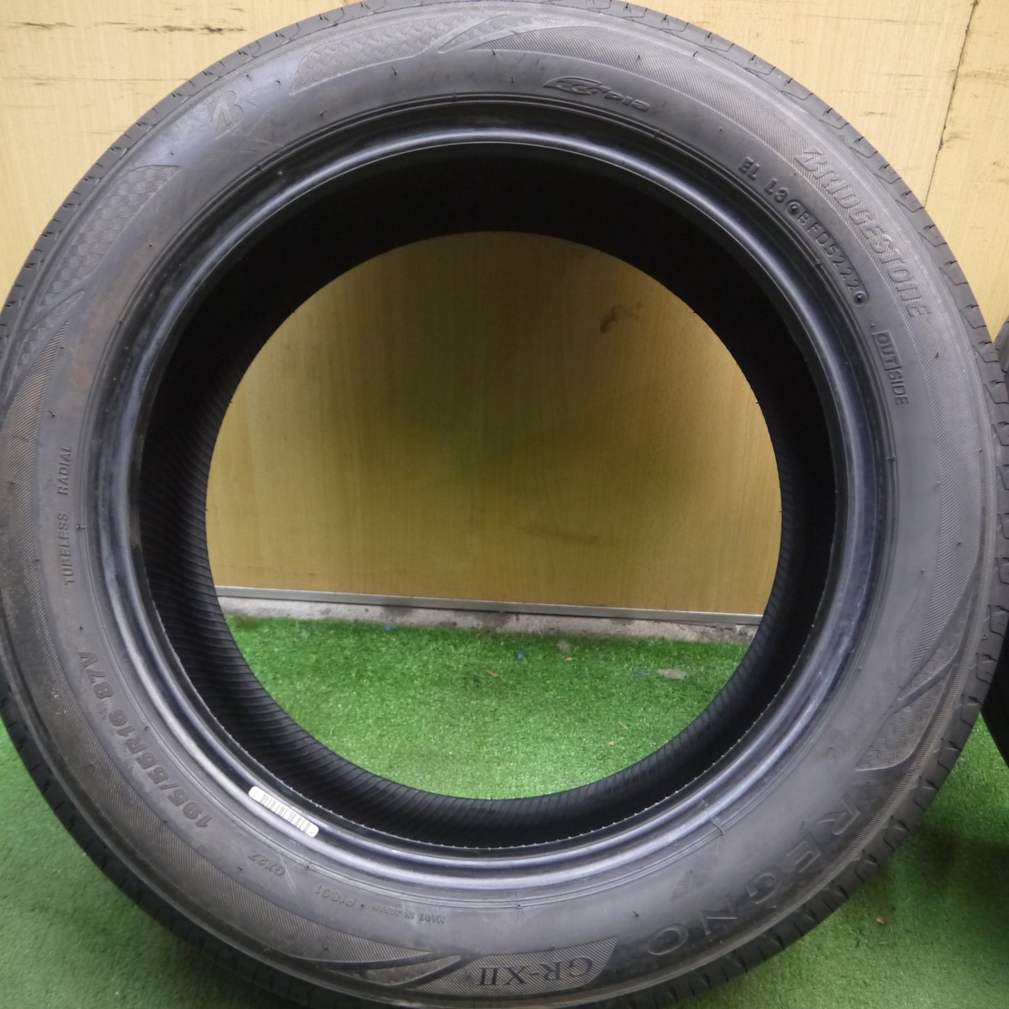 *送料無料* バリ溝！23年！9.5分★195/55R16 ブリヂストン レグノ GR-X2 タイヤ 16インチ フリード CR-Z 等★4030801Hノタ