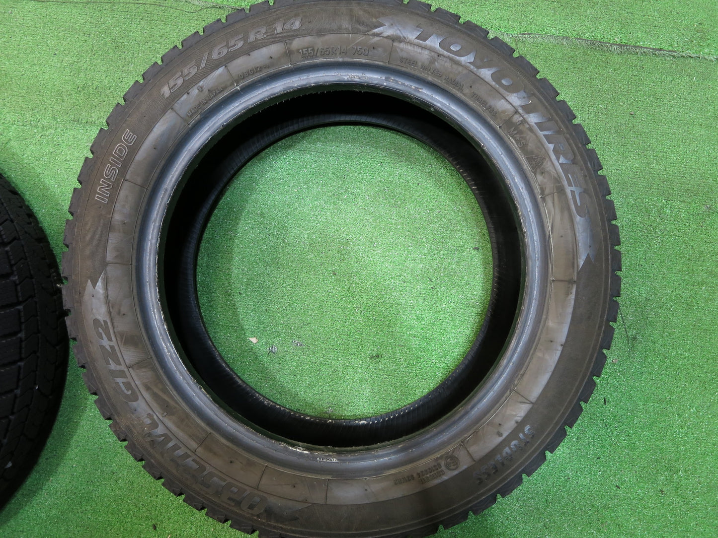 [送料無料]超バリ溝！21年！ほぼ10分★スタッドレス 155/65R14 トーヨー オブザーブ GIZ2 14インチ タイヤ スペーシア ワゴンR ムーブ タント 等★2103101Hスタ
