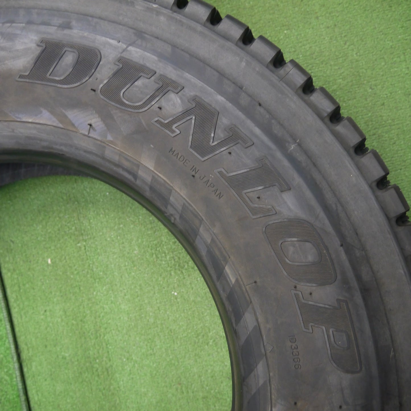 [送料無料]ほぼ未使用！22年★トラック タイヤ 225/80R17.5 123/122L スタッドレス ダンロップ デクテス SP001 DECTES 17.5インチ★3060102クスタ