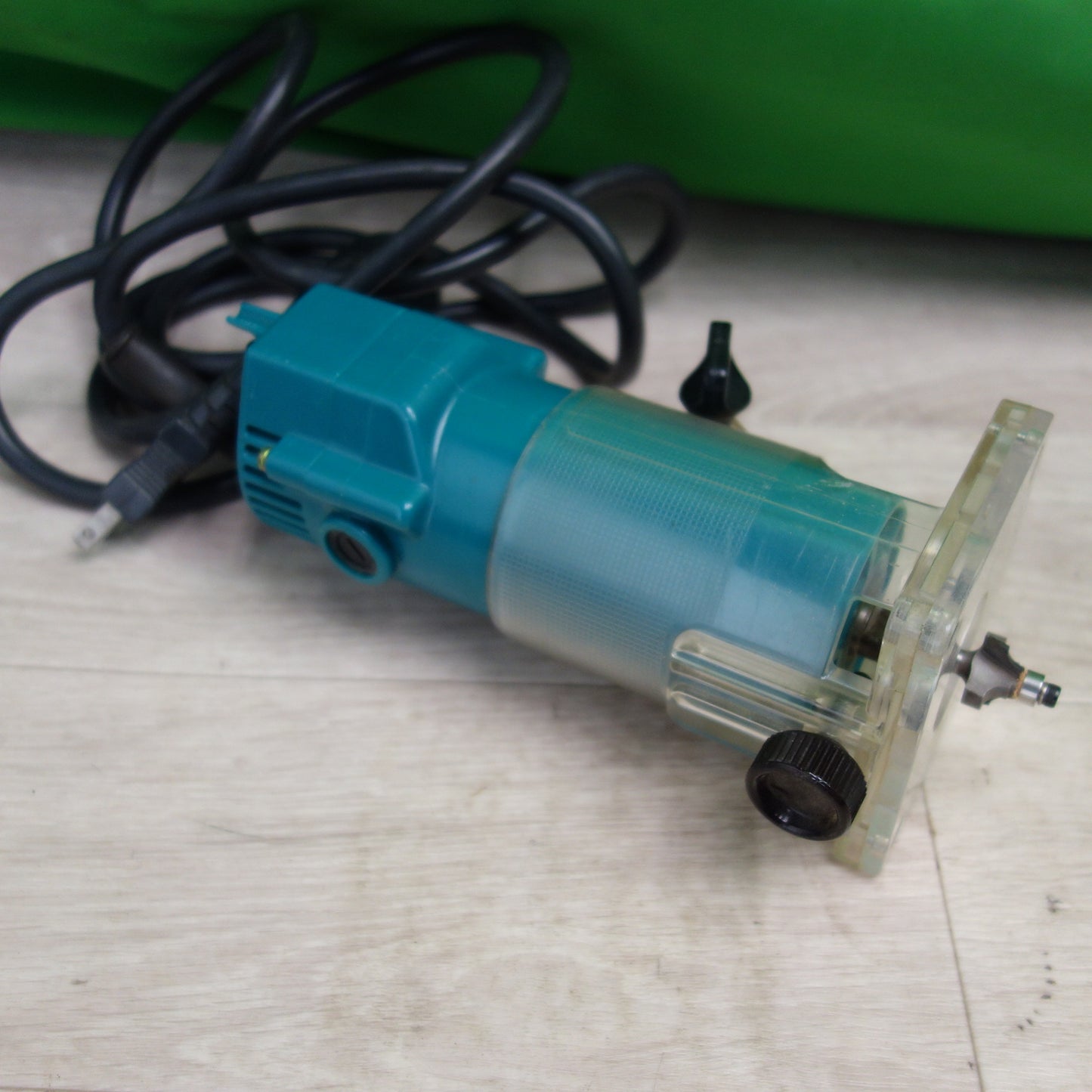 [送料無料] ☆マキタ トリマー 3703 電動 工具 100V makita☆